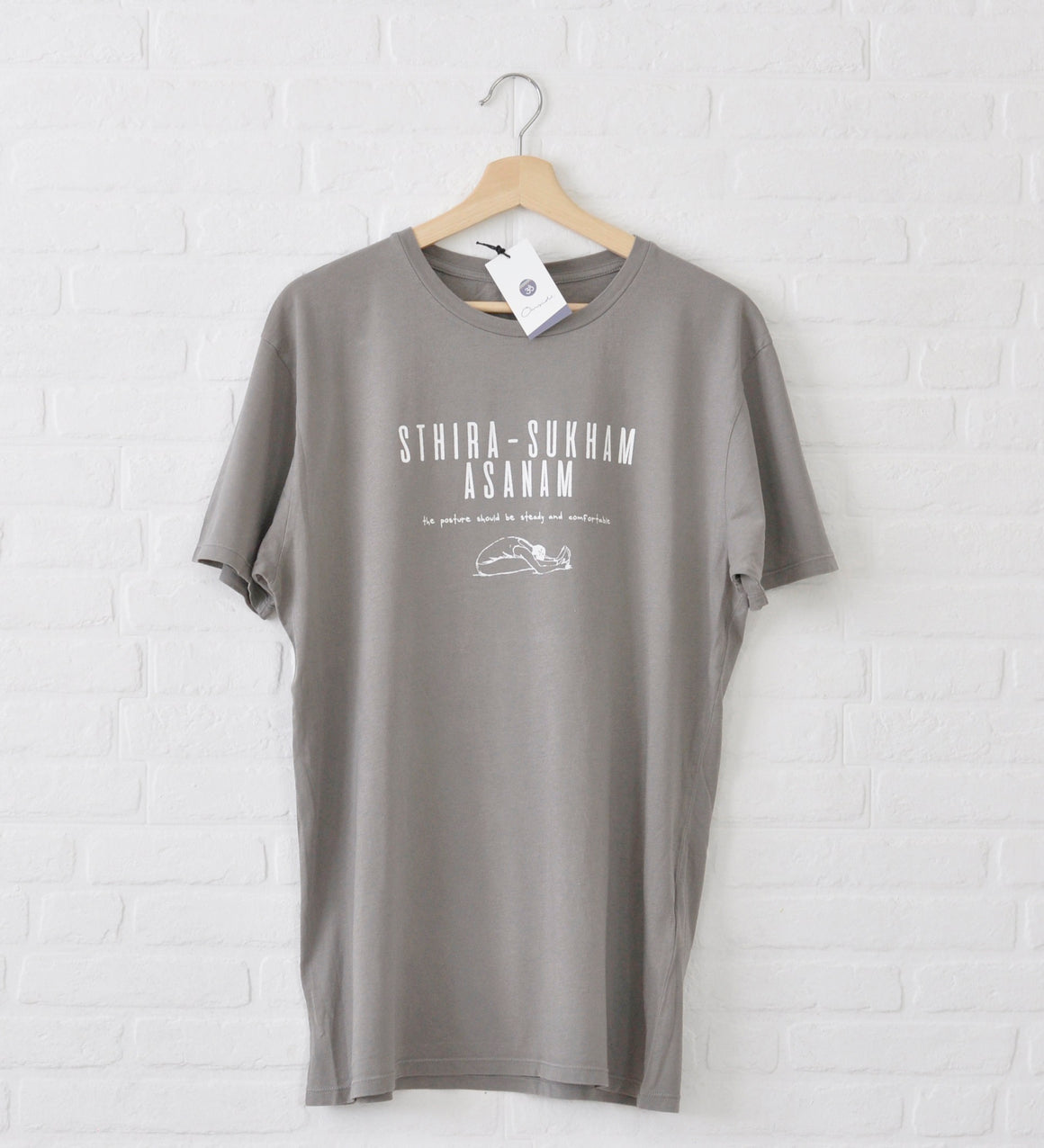 Camiseta Hombre Sthira Sukham Asanam