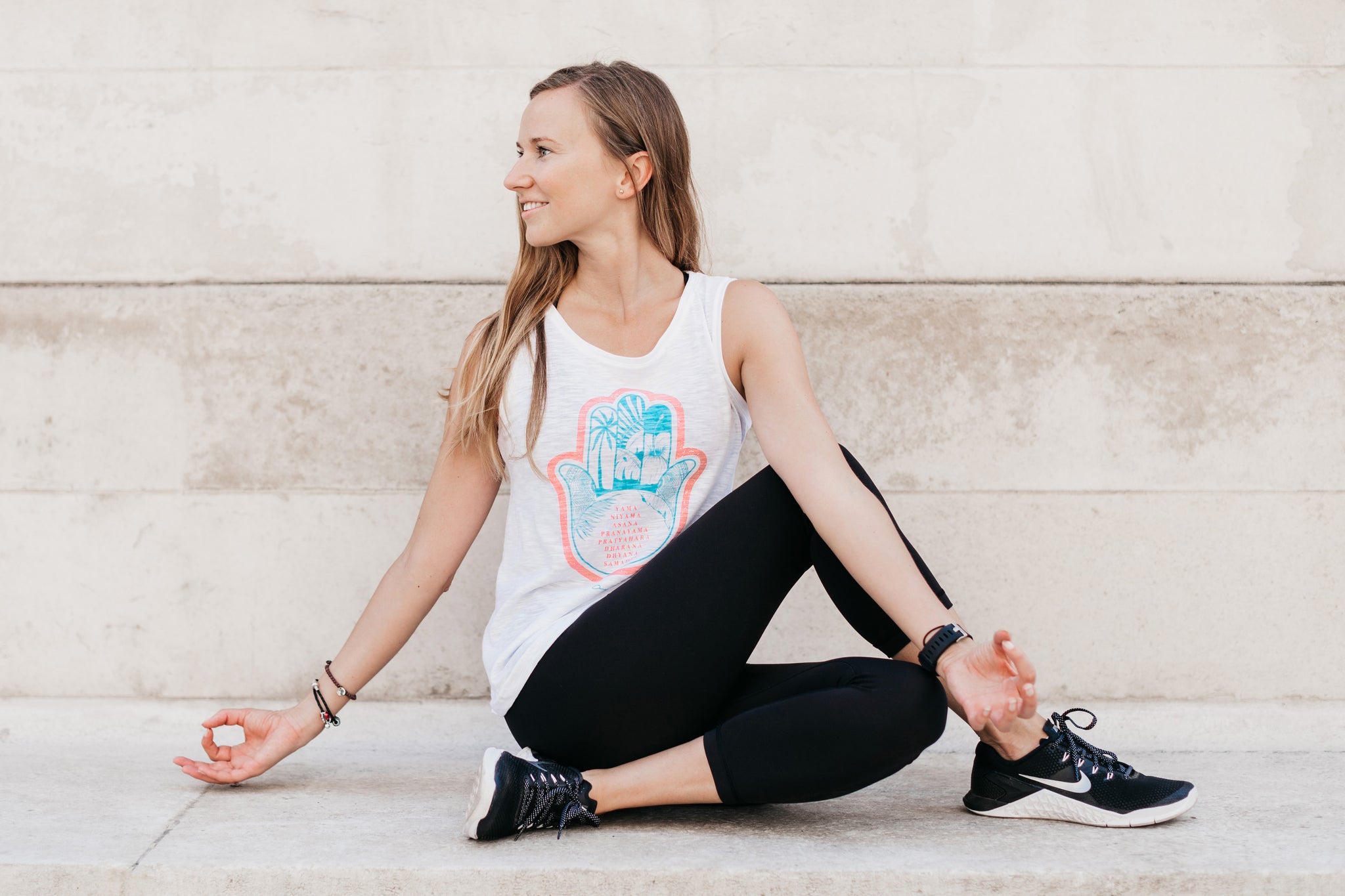 Camiseta Mujer Hamsa Tropical | Adi