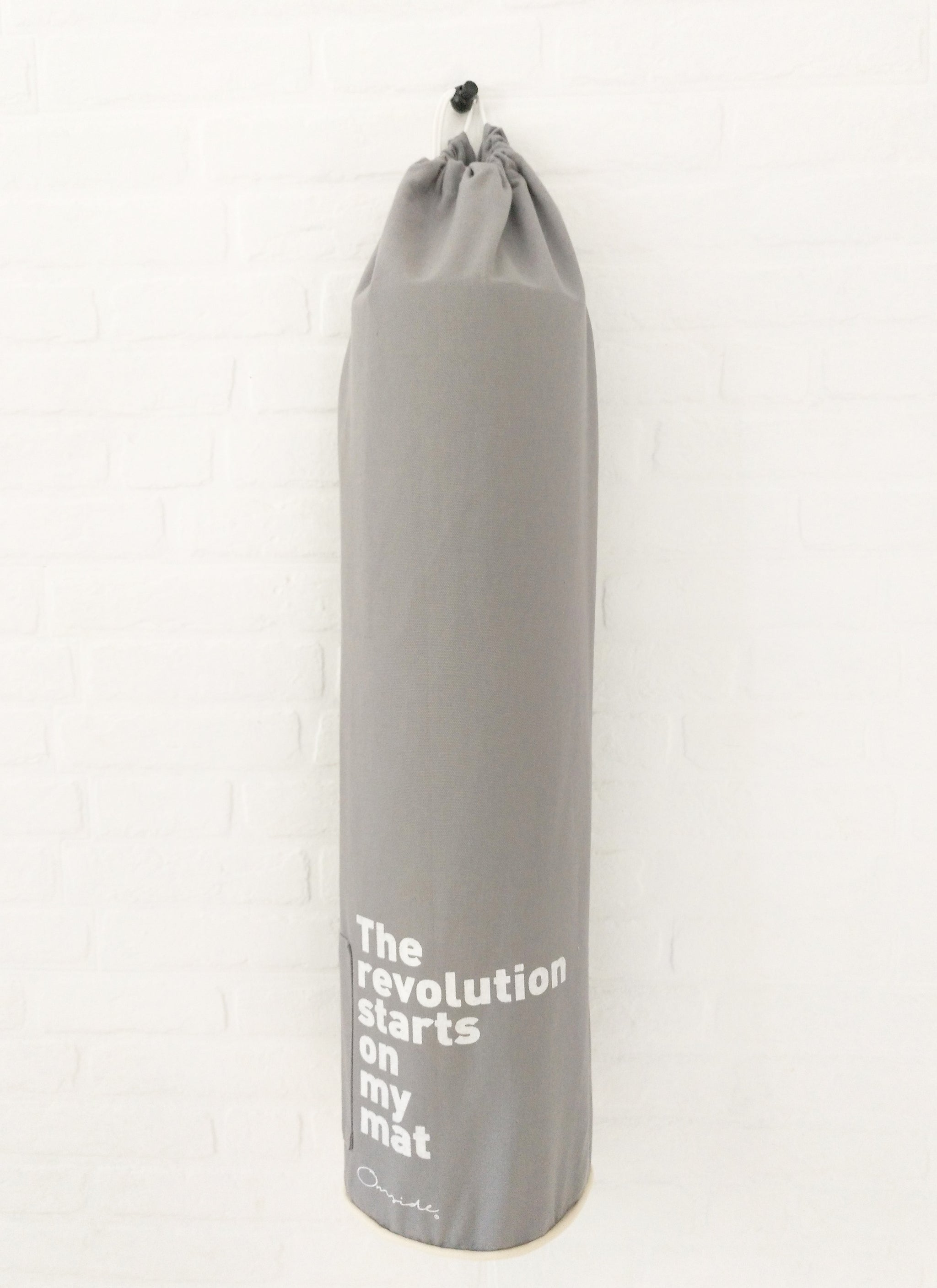 Bolsa para esterilla "The revolution starts on my mat".
